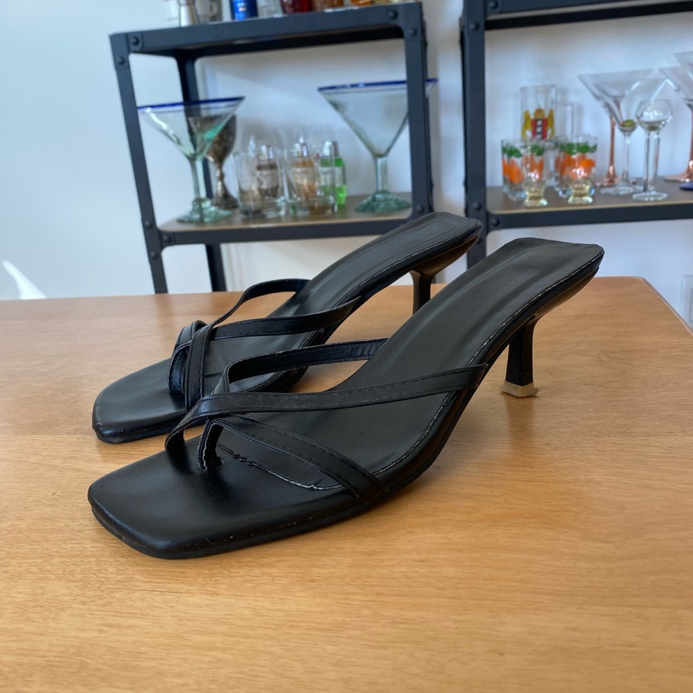 VINTAGE black kitten heels | faux leather